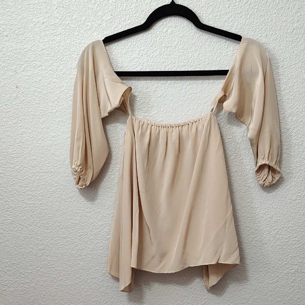 *Merritt Charles Gathered Neck Tan Cream Off-Shoulder Sleeve Accent Women's Top